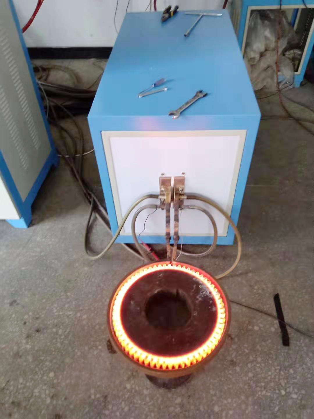齒輪、鏈輪高頻淬火機